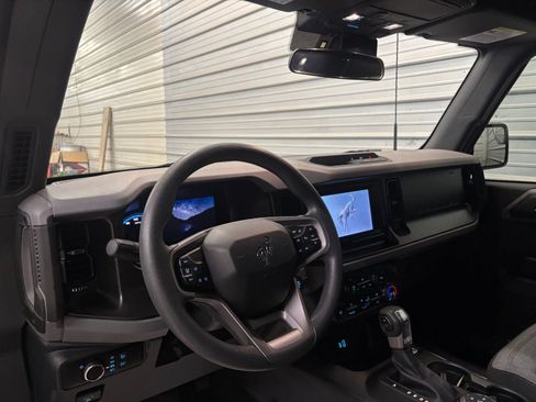 Used 2023 Ford Bronco 4-Door image 5