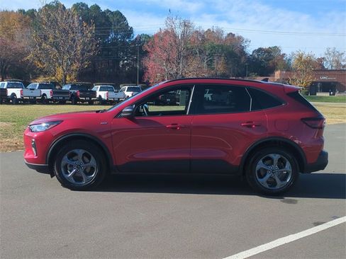 Used 2025 Ford Escape ST-Line w/ Equipment Group 301A image 10