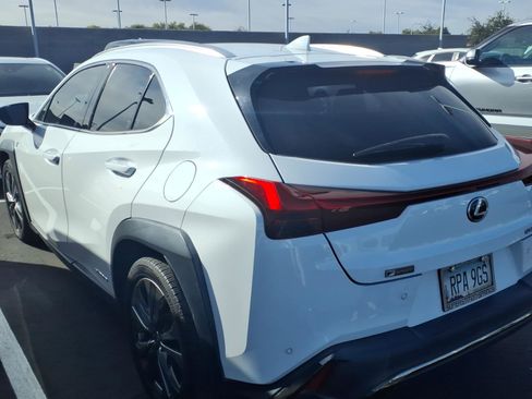 Used 2020 Lexus UX 250h F Sport w/ F Sport Premium Package image 4