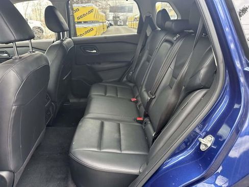 Used 2023 Nissan Rogue SL w/ SL Premium Package image 18