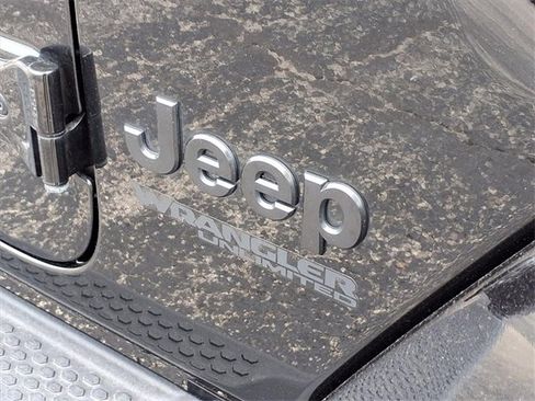 Used 2021 Jeep Wrangler Unlimited Sahara image 28