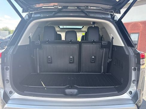 Used 2025 Nissan Pathfinder Platinum AWD/4WD image 28