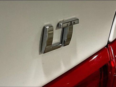 Used 2016 Chevrolet Malibu LT FWD image 25