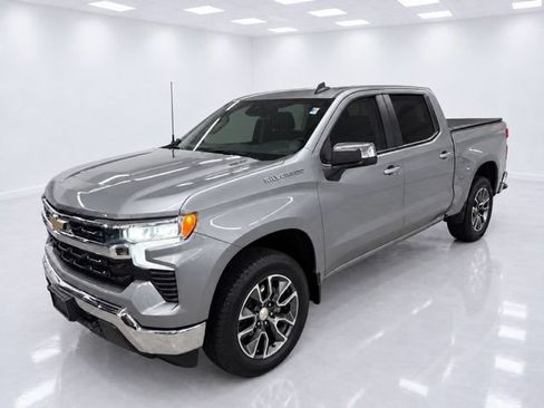 Used 2025 Chevrolet Silverado 1500 LT AWD/4WD image 5
