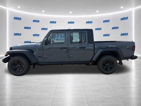 Used 2024 Jeep Gladiator Sport AWD/4WD image 8