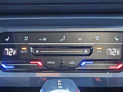 Used 2022 Volkswagen Tiguan SEL R-Line image 17