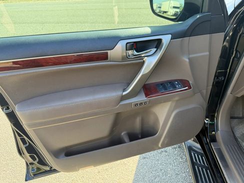 Used 2010 Lexus GX 460 AWD/4WD image 25