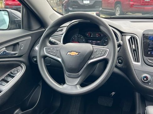 Used 2022 Chevrolet Malibu LT image 16