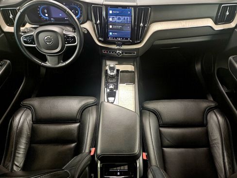 Used 2022 Volvo XC60 B5 Inscription w/ Protection Package Premier AWD/4WD image 12