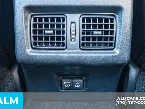 Used 2025 Toyota Camry SE image 58