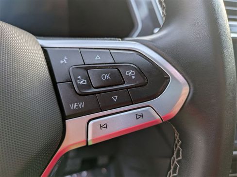 Used 2022 Volkswagen Tiguan SE image 20