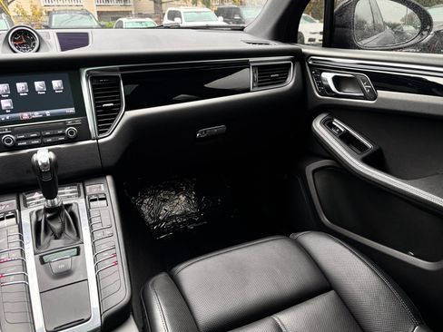Used 2018 Porsche Macan S image 23