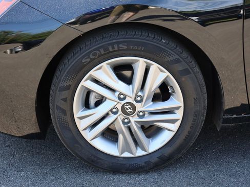 Used 2020 Hyundai Elantra Value Edition w/ Cargo Package (C1) FWD image 9