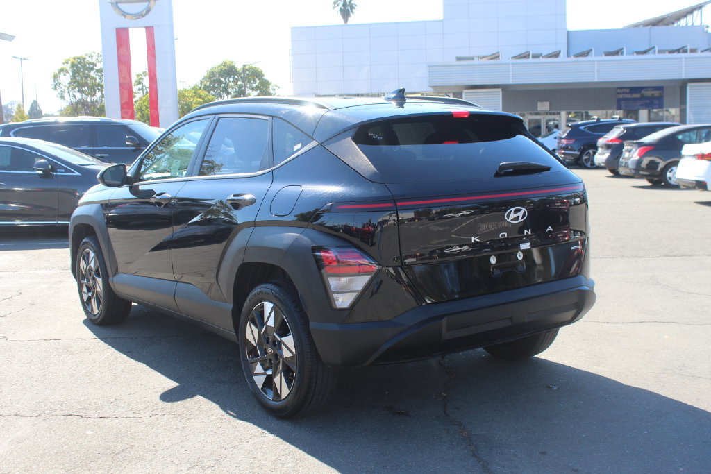 Used 2025 Hyundai Kona SEL AWD/4WD image 9