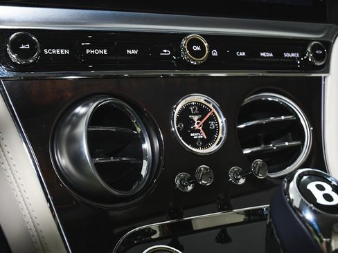 Used 2022 Bentley Continental GT image 47