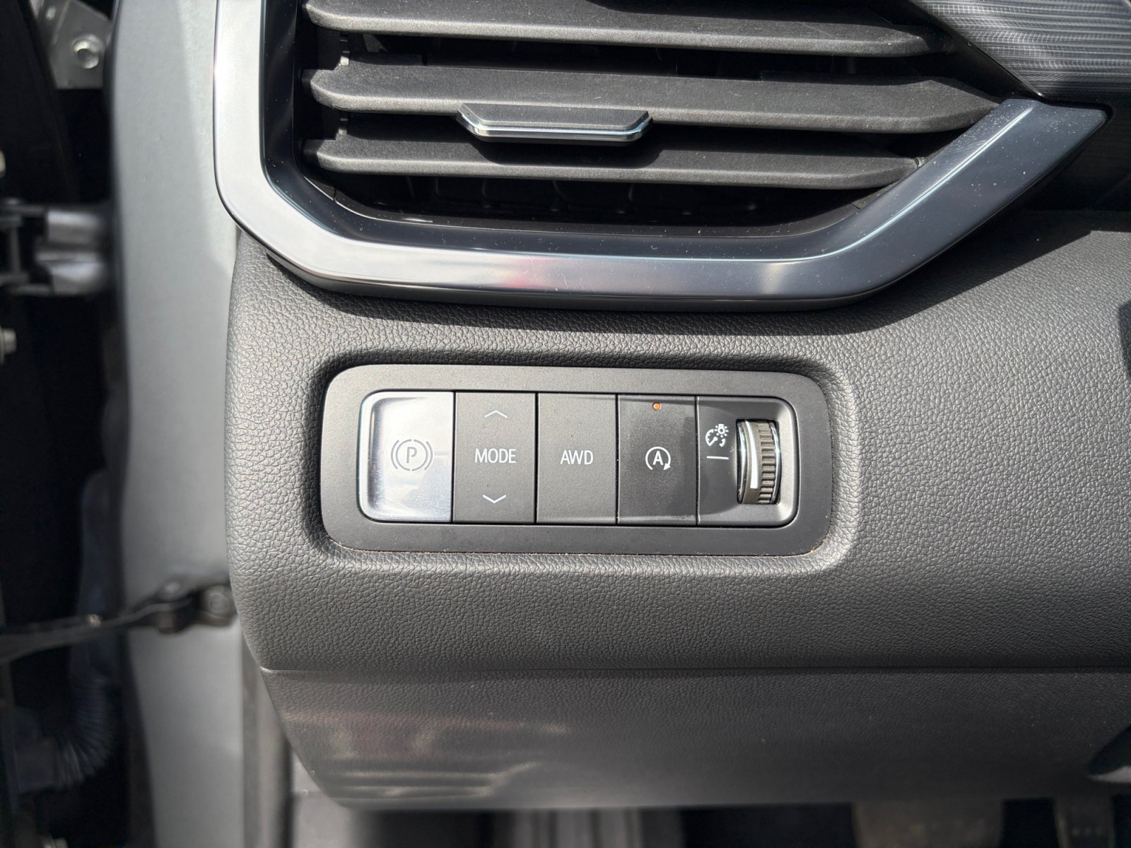 Used 2024 GMC Acadia AT4 w/ Luxury Package AWD/4WD image 29