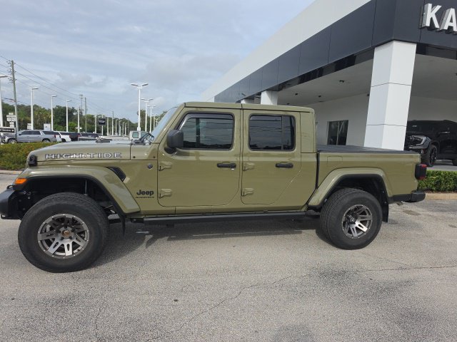 Used 2025 Jeep Gladiator Sport AWD/4WD image 2