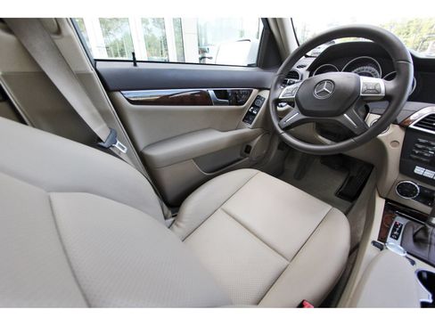 Used 2013 Mercedes-Benz C 250 Sedan image 11