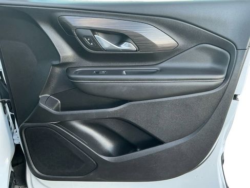 Used 2024 GMC Terrain SLE image 16