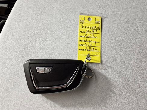 Certified 2024 Cadillac Lyriq Luxury image 23