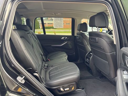 Used 2022 BMW X7 xDrive40i w/ Premium Package image 15