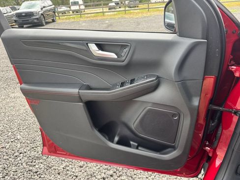 Certified 2025 Ford Escape ST-Line w/ Tech Pack #1 FWD image 33