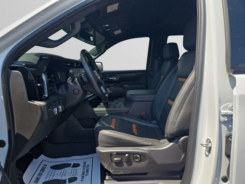 Used 2024 GMC Sierra 1500 AT4 w/ AT4 Preferred Package AWD/4WD image 9