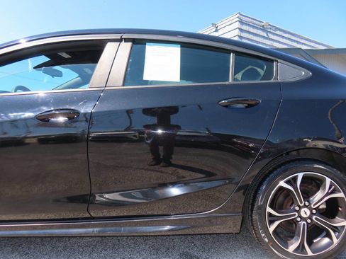 Used 2019 Chevrolet Cruze LT w/ RS Package FWD image 29