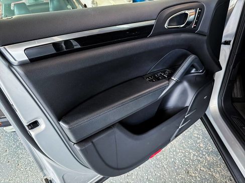 Used 2011 Porsche Cayenne S image 13