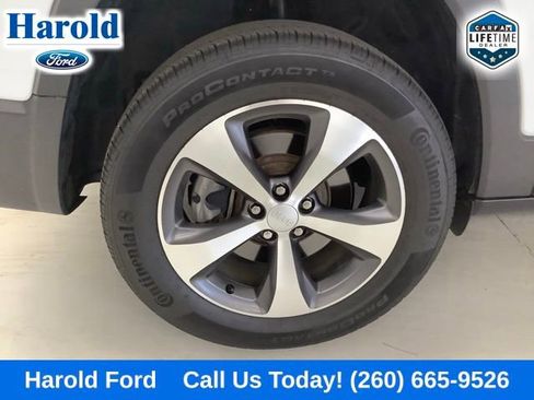 Used 2021 Jeep Cherokee Limited w/ Trailer Tow Group AWD/4WD image 8