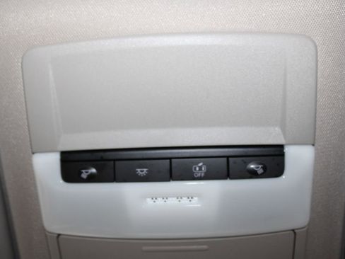 Used 2025 Nissan Rogue S AWD/4WD image 32