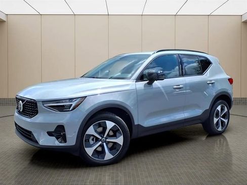New 2026 Volvo XC40 B5 Plus w/ Protection Package Premier image 2