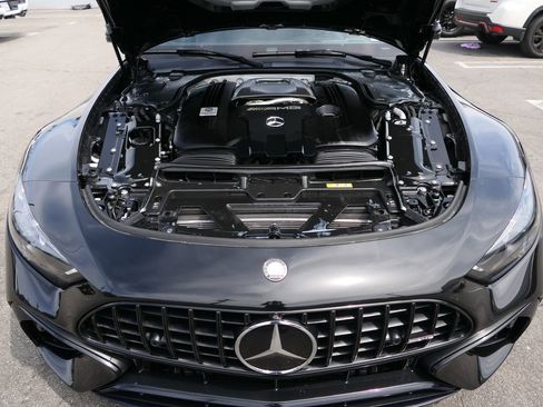 Used 2023 Mercedes-Benz SL 63 AMG 4MATIC w/ Driver Assistance Package image 28