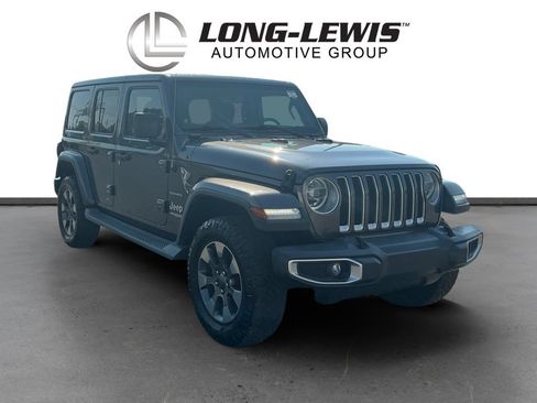 Used 2018 Jeep Wrangler Unlimited Sahara AWD/4WD image 10