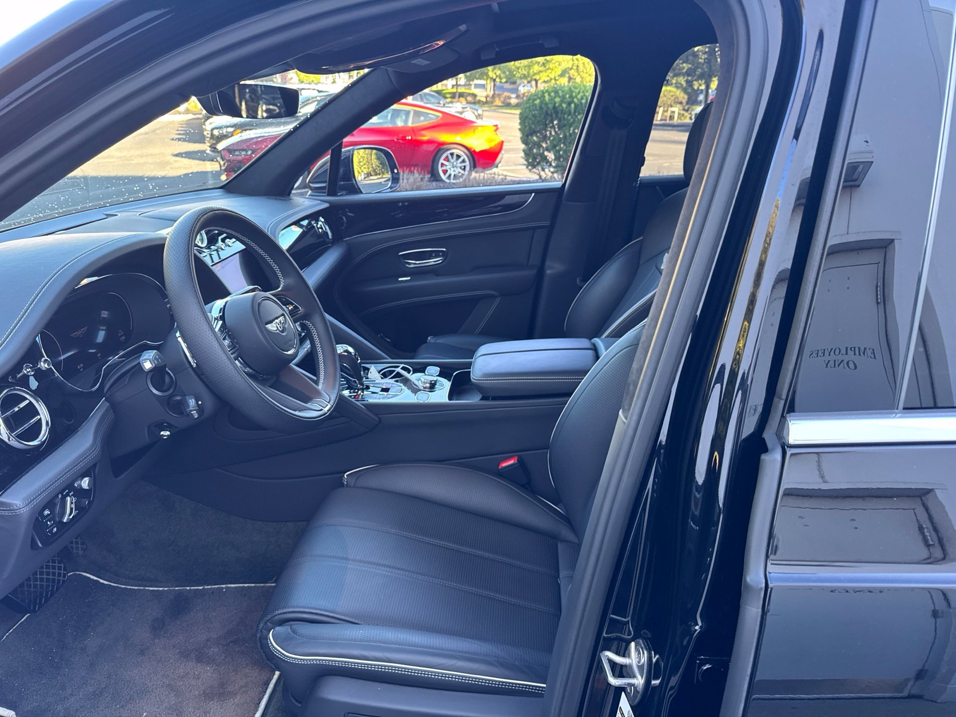 Certified 2022 Bentley Bentayga AWD/4WD image 6