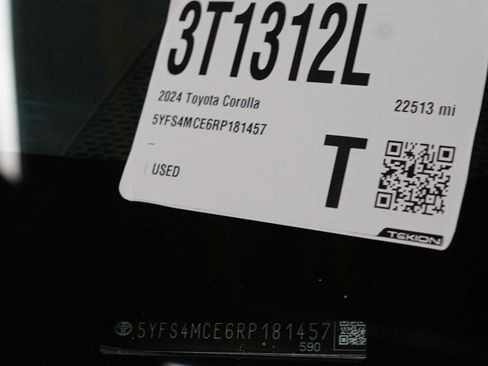 Used 2024 Toyota Corolla SE w/ SE Convenience Package FWD image 28