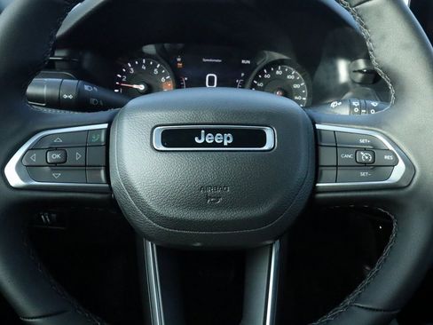 New 2026 Jeep Compass Latitude image 3