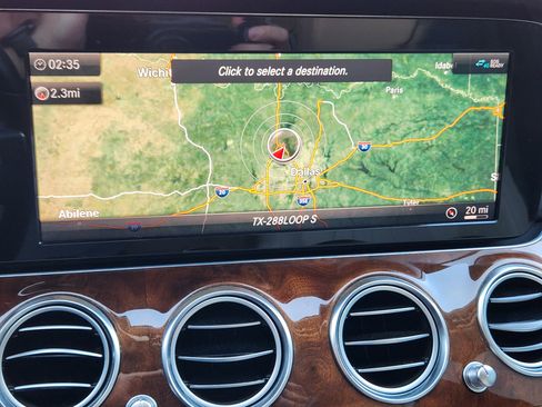 Used 2019 Mercedes-Benz E 300 4MATIC image 17