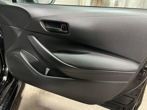 Used 2023 Toyota Corolla LE FWD image 9