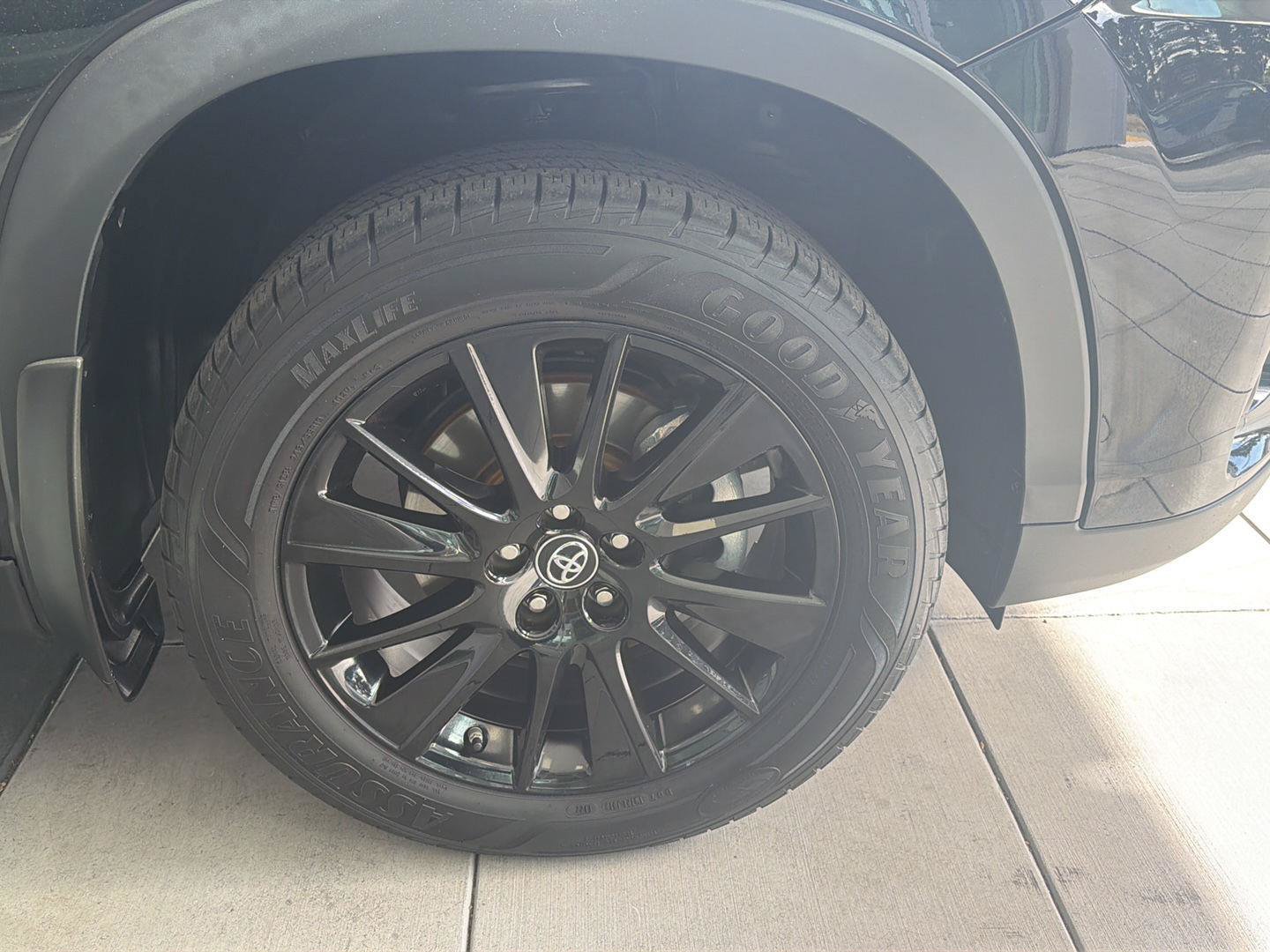 Used 2019 Toyota Highlander SE AWD/4WD image 10