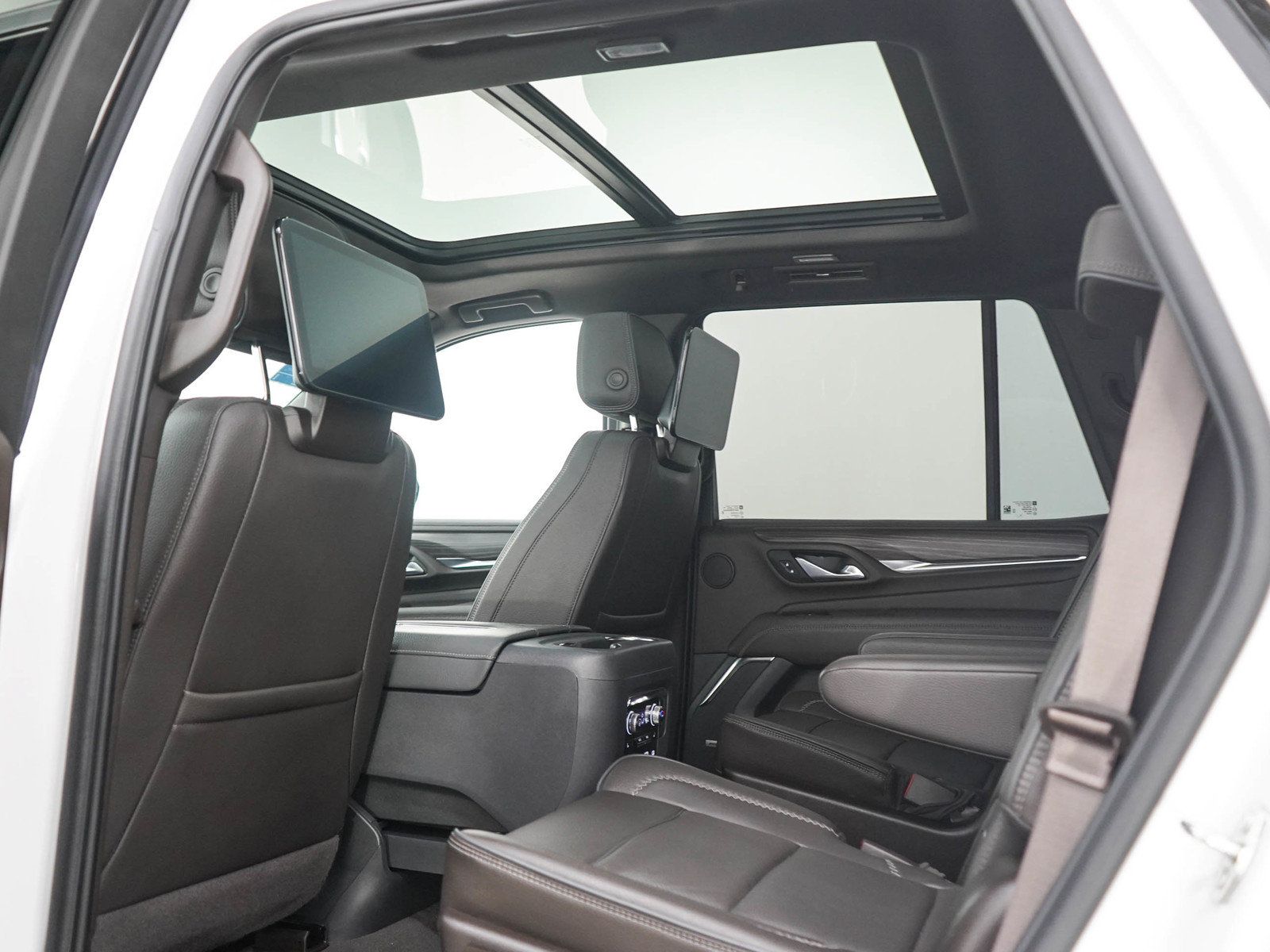 Used 2024 GMC Yukon Denali w/ Denali Reserve Package AWD/4WD image 19
