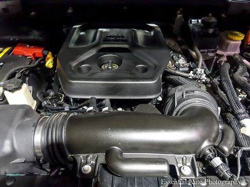 Used 2024 Jeep Wrangler Unlimited Sahara w/ Technology Group image 33