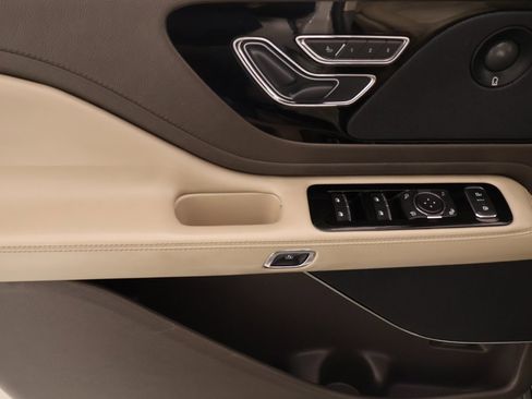 Used 2020 Lincoln Aviator Reserve w/ Equipment Group 201A image 17