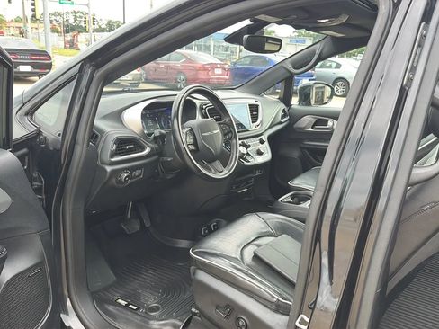Used 2018 Chrysler Pacifica Limited w/ Advanced Safetytec Group FWD image 44