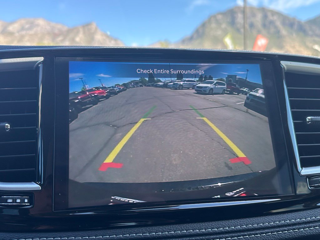 Used 2024 Chrysler Pacifica Limited FWD image 33