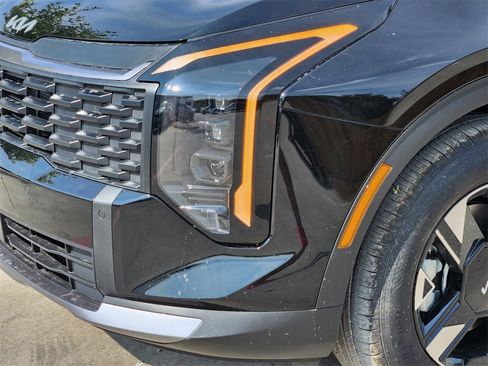 New 2026 Kia Sportage LX image 6