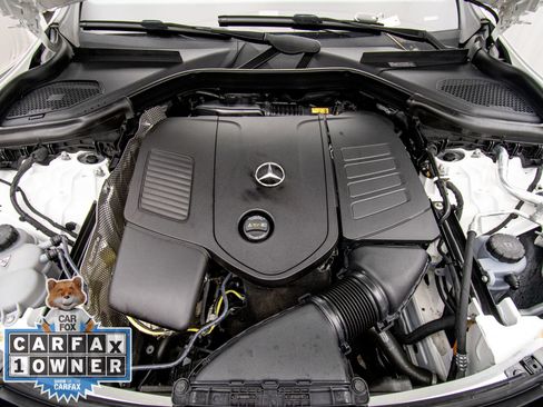 Used 2025 Mercedes-Benz GLC 300 4MATIC image 33