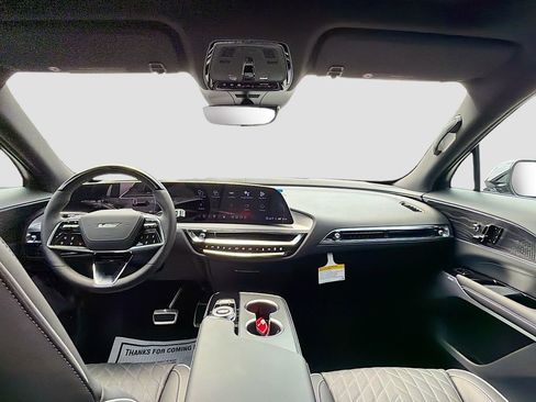 New 2026 Cadillac Lyriq V w/ LPO, Onyx Lite Package AWD/4WD image 17