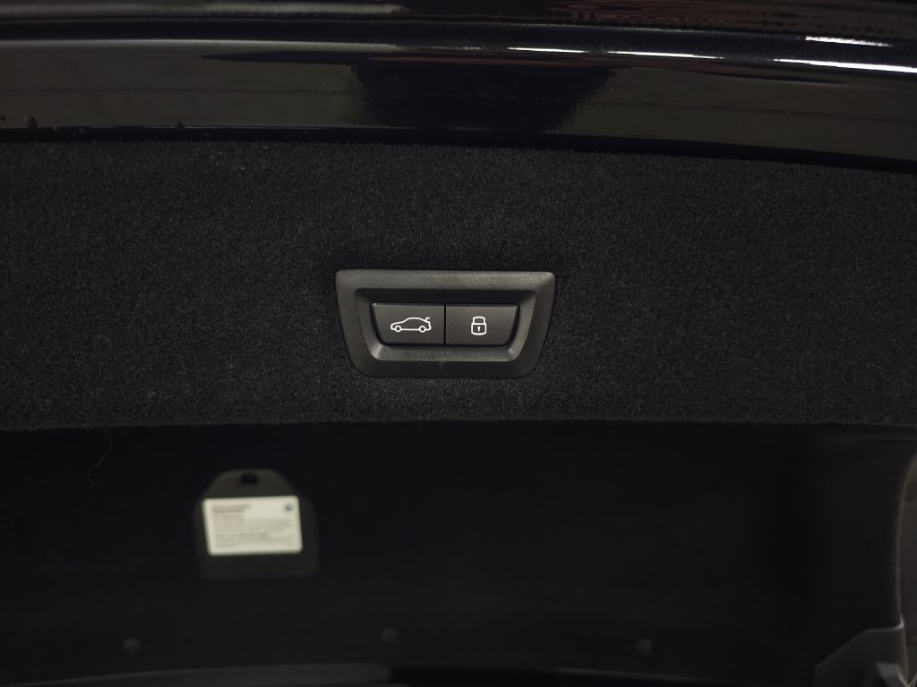 Used 2023 BMW 760i xDrive AWD/4WD image 6