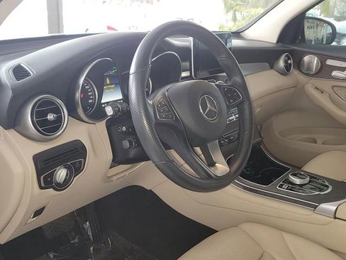 Used 2019 Mercedes-Benz GLC 350e 4MATIC image 11